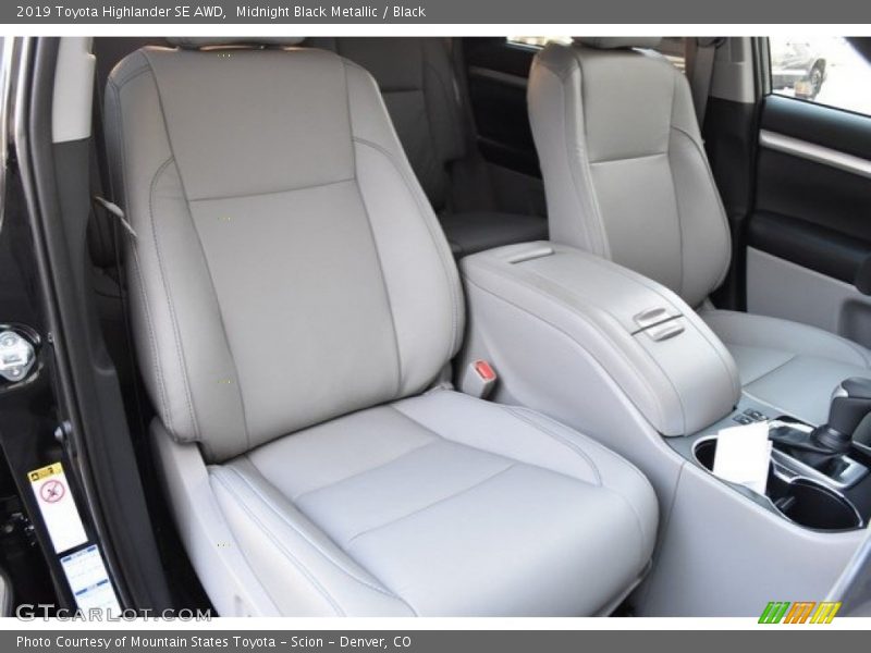 Midnight Black Metallic / Black 2019 Toyota Highlander SE AWD