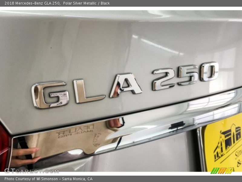 Polar Silver Metallic / Black 2018 Mercedes-Benz GLA 250