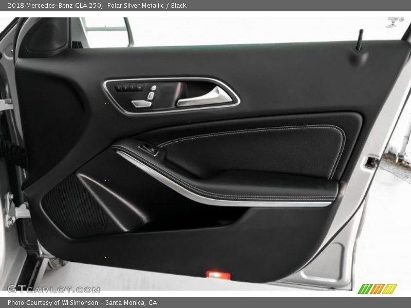 Polar Silver Metallic / Black 2018 Mercedes-Benz GLA 250