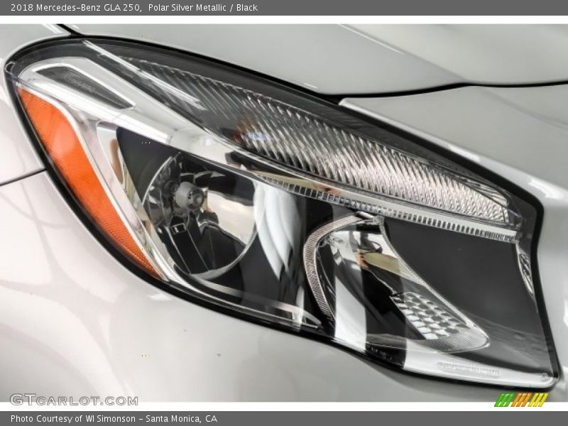 Polar Silver Metallic / Black 2018 Mercedes-Benz GLA 250