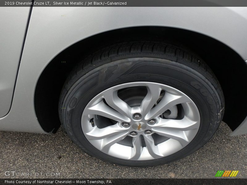 Silver Ice Metallic / Jet Black/­Galvanized 2019 Chevrolet Cruze LT