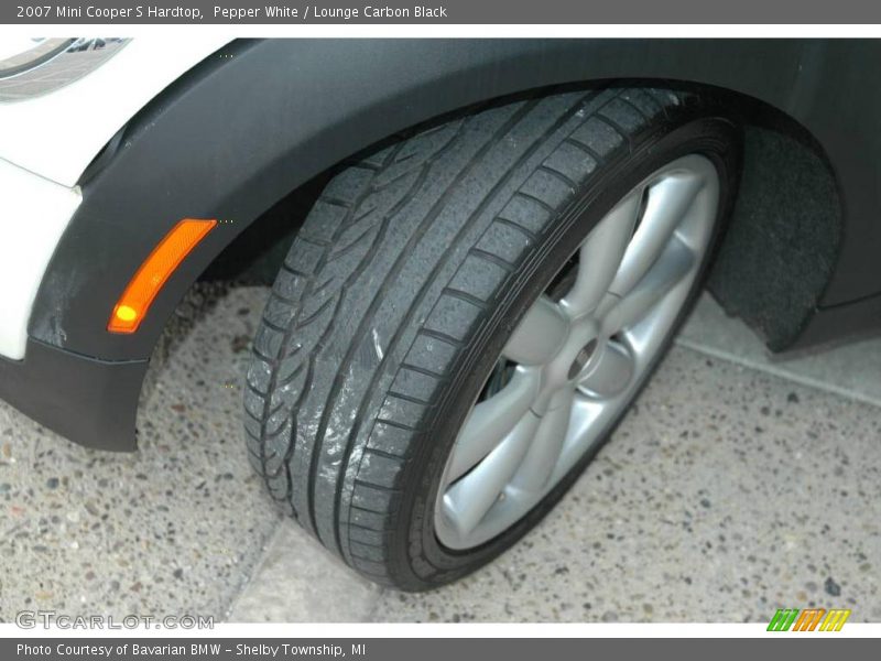 Pepper White / Lounge Carbon Black 2007 Mini Cooper S Hardtop