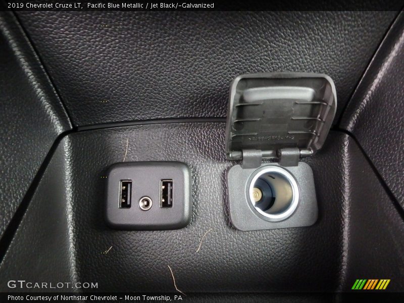 Pacific Blue Metallic / Jet Black/­Galvanized 2019 Chevrolet Cruze LT