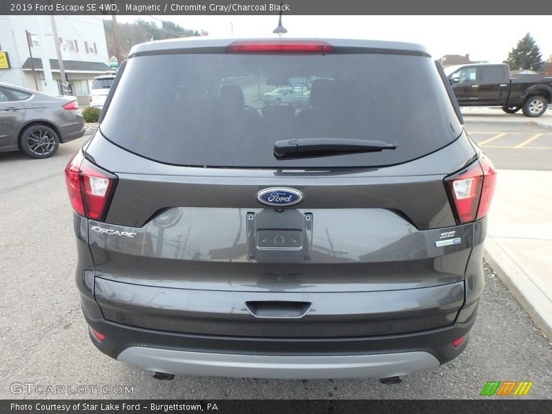 Magnetic / Chromite Gray/Charcoal Black 2019 Ford Escape SE 4WD