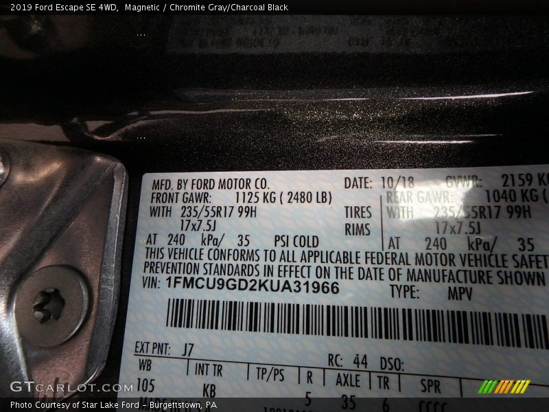Magnetic / Chromite Gray/Charcoal Black 2019 Ford Escape SE 4WD