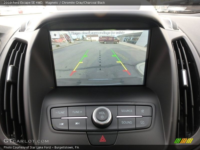 Magnetic / Chromite Gray/Charcoal Black 2019 Ford Escape SE 4WD