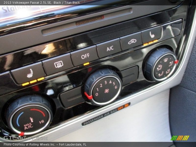 Black / Titan Black 2013 Volkswagen Passat 2.5L SE