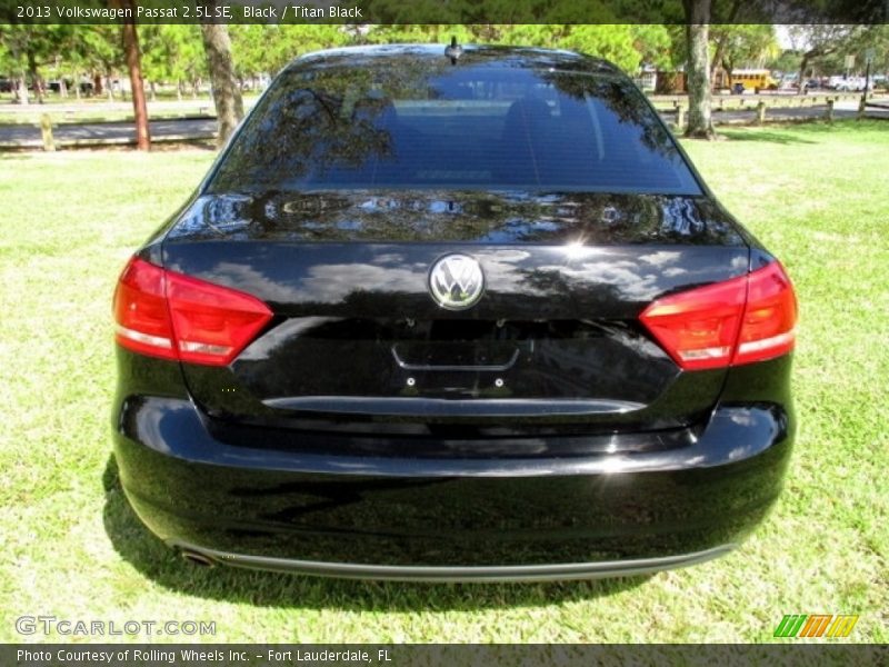 Black / Titan Black 2013 Volkswagen Passat 2.5L SE