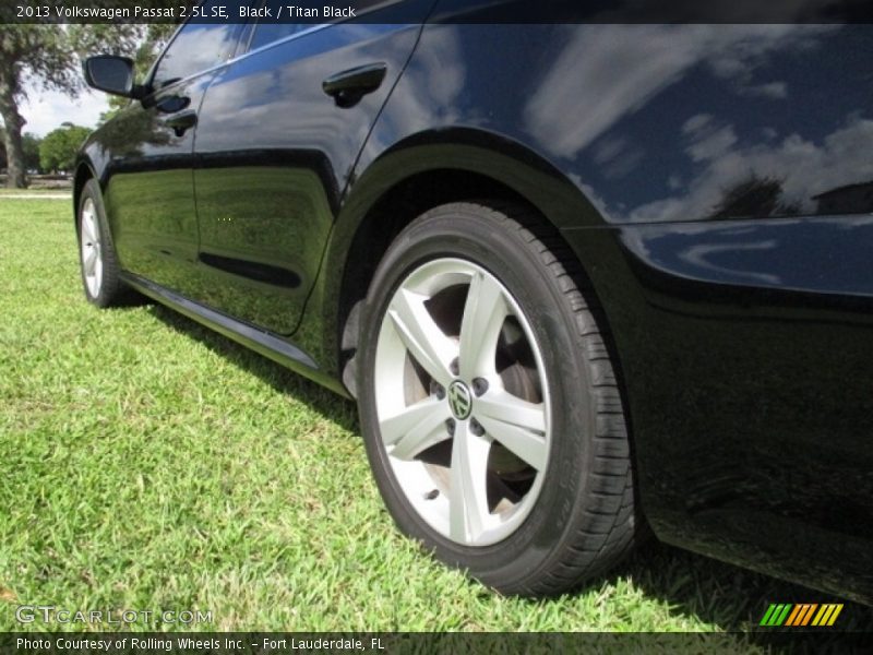 Black / Titan Black 2013 Volkswagen Passat 2.5L SE