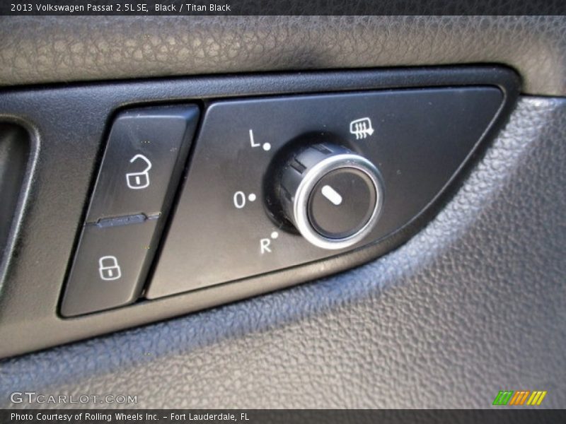 Black / Titan Black 2013 Volkswagen Passat 2.5L SE