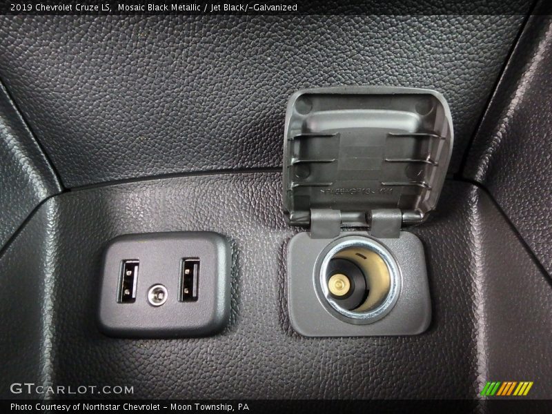Mosaic Black Metallic / Jet Black/­Galvanized 2019 Chevrolet Cruze LS