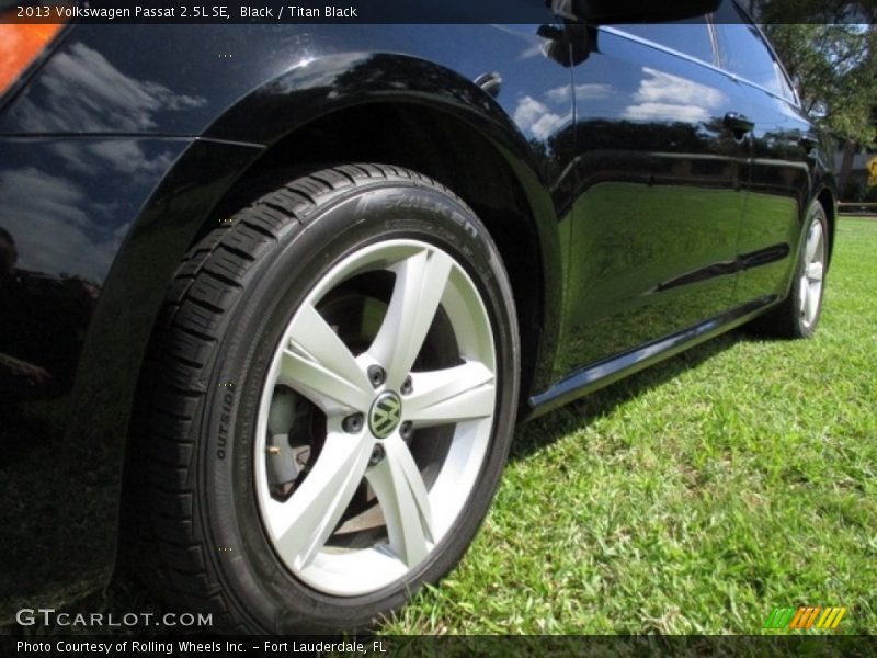 Black / Titan Black 2013 Volkswagen Passat 2.5L SE