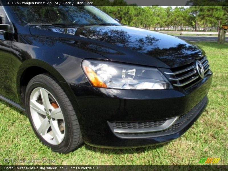 Black / Titan Black 2013 Volkswagen Passat 2.5L SE