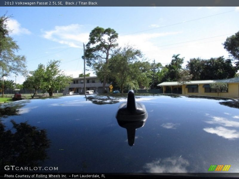 Black / Titan Black 2013 Volkswagen Passat 2.5L SE