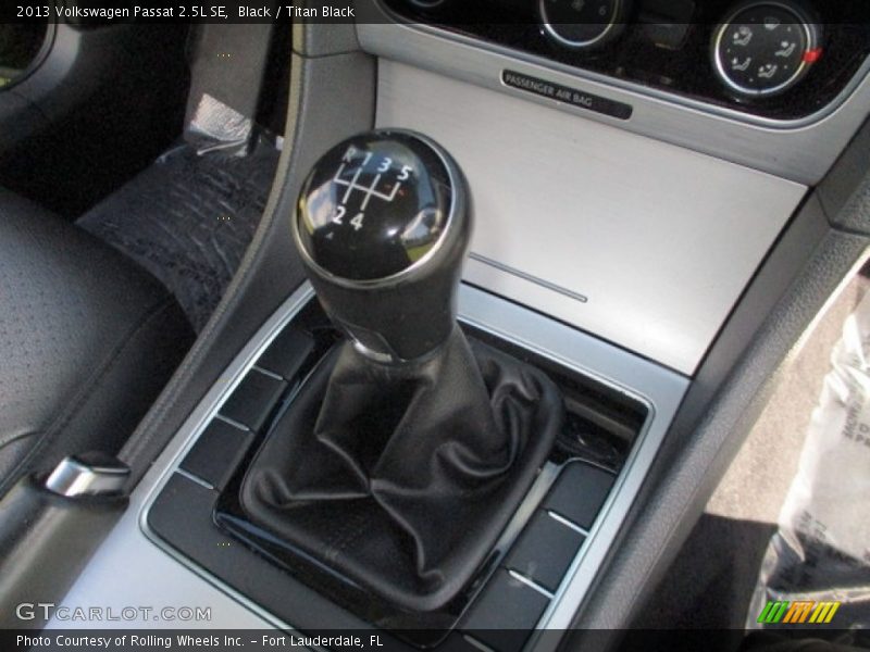 Black / Titan Black 2013 Volkswagen Passat 2.5L SE
