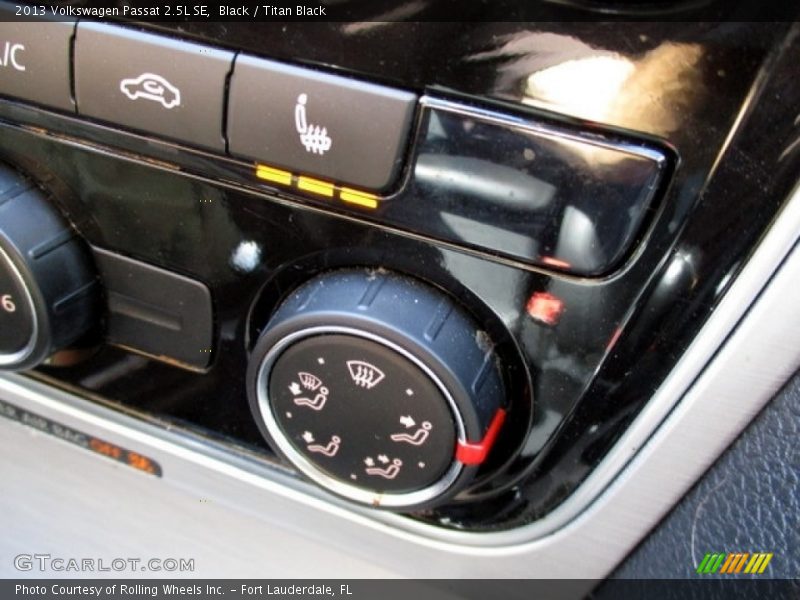 Black / Titan Black 2013 Volkswagen Passat 2.5L SE