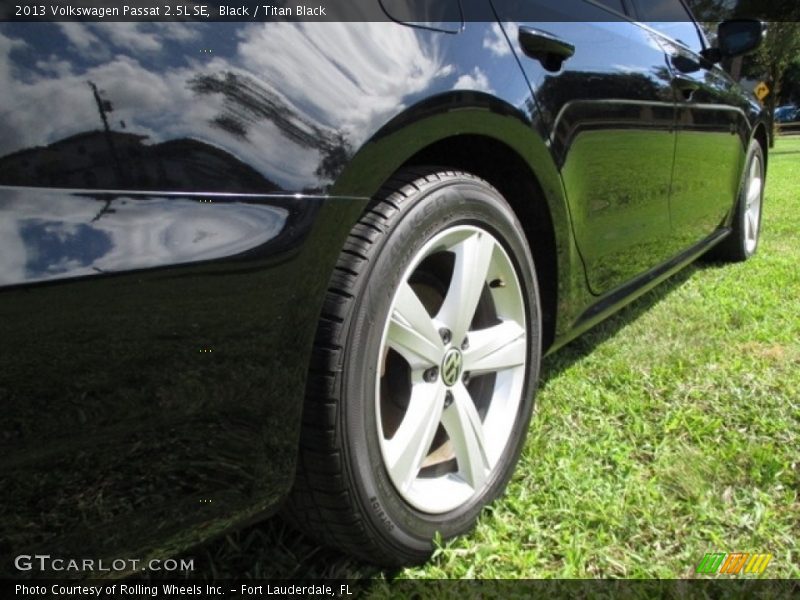 Black / Titan Black 2013 Volkswagen Passat 2.5L SE