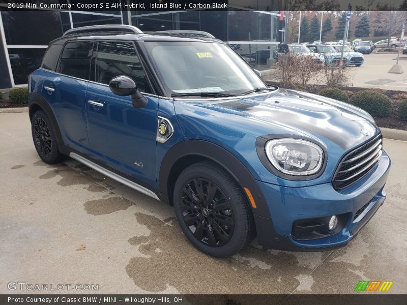 Front 3/4 View of 2019 Countryman Cooper S E All4 Hybrid