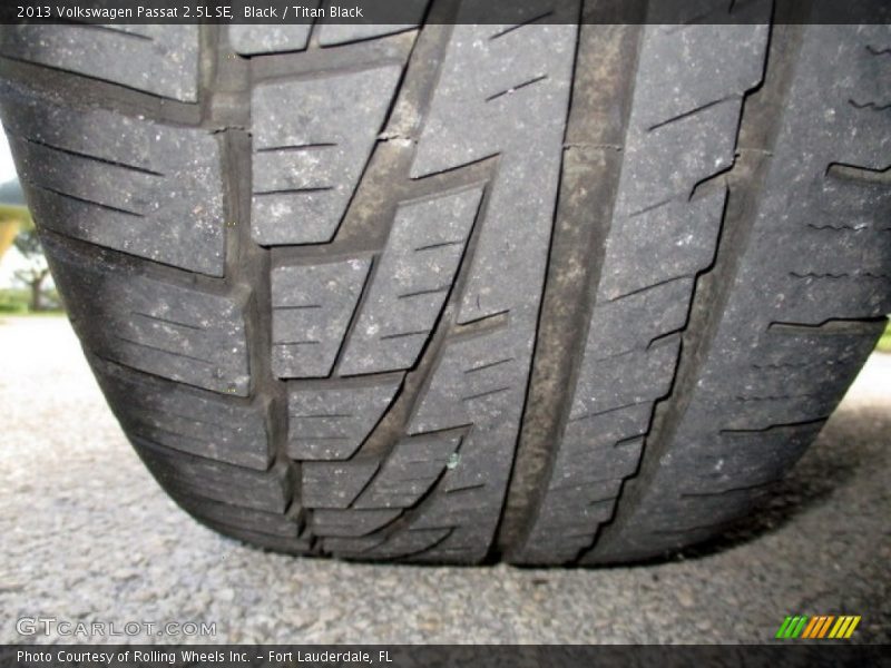 Black / Titan Black 2013 Volkswagen Passat 2.5L SE