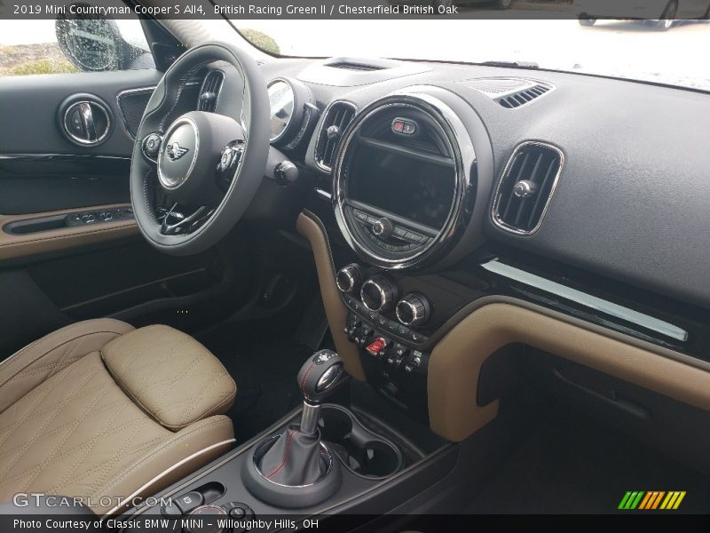 British Racing Green II / Chesterfield British Oak 2019 Mini Countryman Cooper S All4