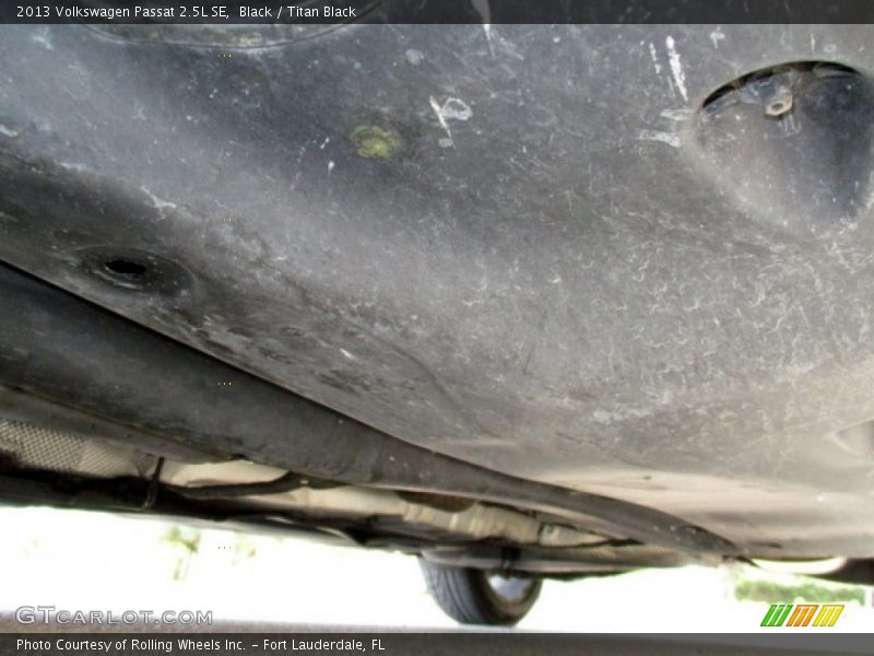 Black / Titan Black 2013 Volkswagen Passat 2.5L SE
