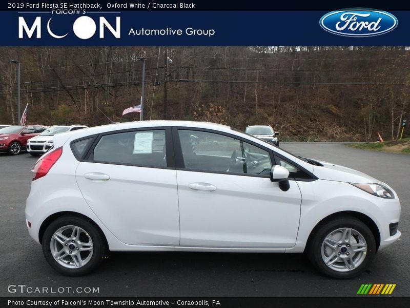 Oxford White / Charcoal Black 2019 Ford Fiesta SE Hatchback