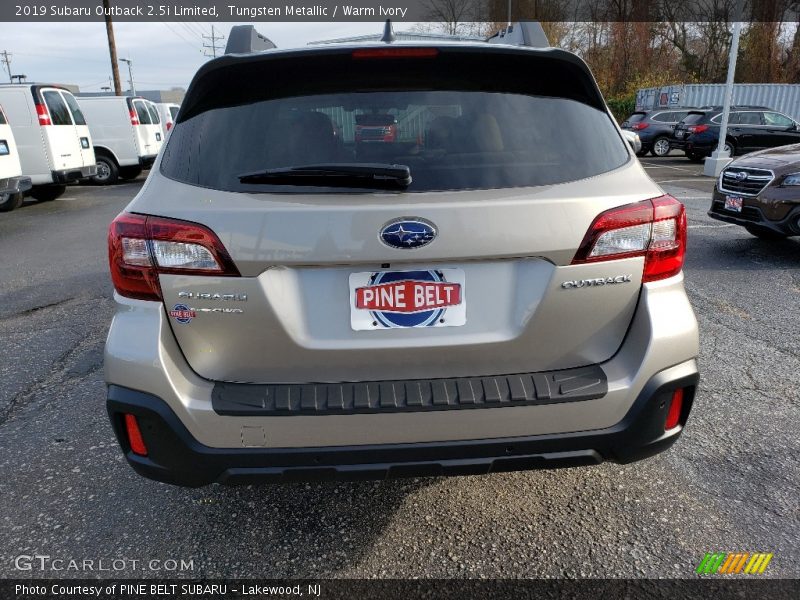 Tungsten Metallic / Warm Ivory 2019 Subaru Outback 2.5i Limited