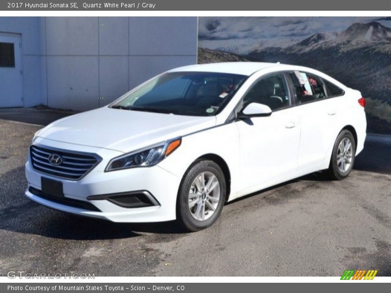 Quartz White Pearl / Gray 2017 Hyundai Sonata SE