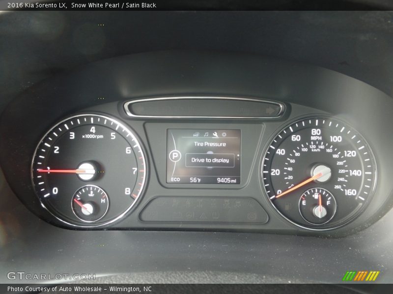 Snow White Pearl / Satin Black 2016 Kia Sorento LX