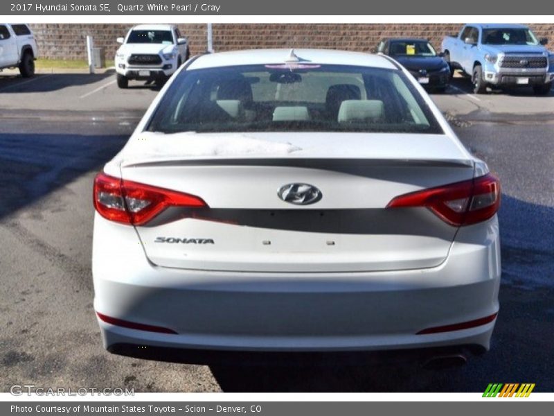 Quartz White Pearl / Gray 2017 Hyundai Sonata SE