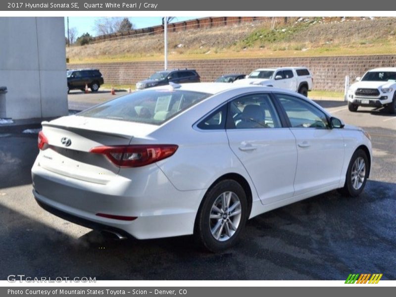 Quartz White Pearl / Gray 2017 Hyundai Sonata SE