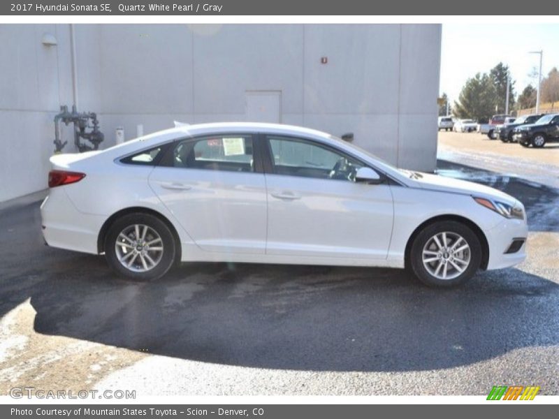 Quartz White Pearl / Gray 2017 Hyundai Sonata SE