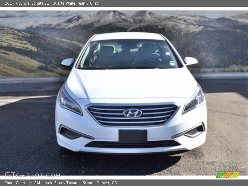 Quartz White Pearl / Gray 2017 Hyundai Sonata SE