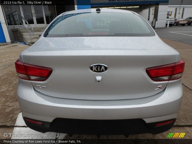 Silky Silver / Black 2019 Kia Rio S