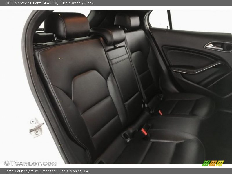 Cirrus White / Black 2018 Mercedes-Benz GLA 250