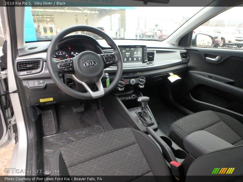  2019 Rio S Black Interior