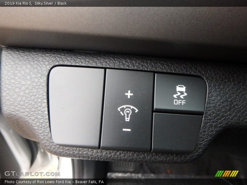 Silky Silver / Black 2019 Kia Rio S