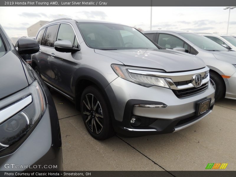 Lunar Silver Metallic / Gray 2019 Honda Pilot Touring AWD