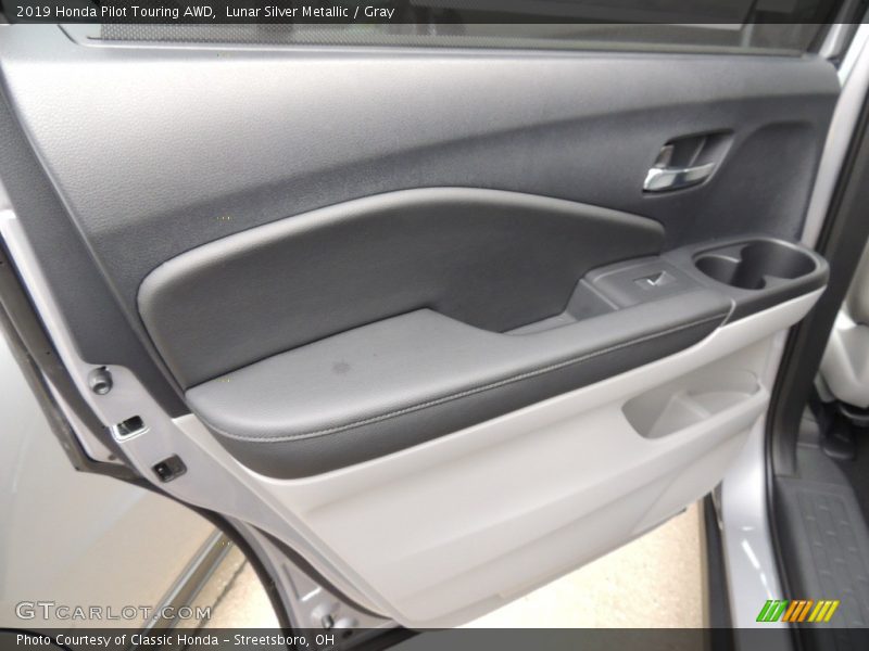Lunar Silver Metallic / Gray 2019 Honda Pilot Touring AWD