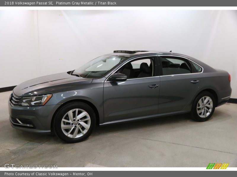 Platinum Gray Metallic / Titan Black 2018 Volkswagen Passat SE
