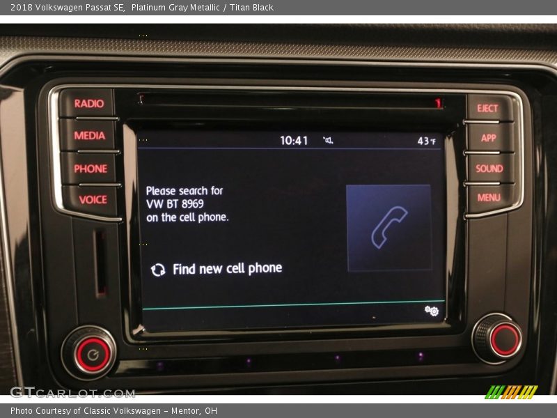 Platinum Gray Metallic / Titan Black 2018 Volkswagen Passat SE