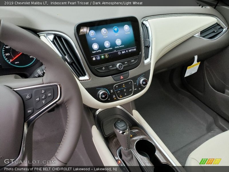 Iridescent Pearl Tricoat / Dark Atmosphere/Light Wheat 2019 Chevrolet Malibu LT