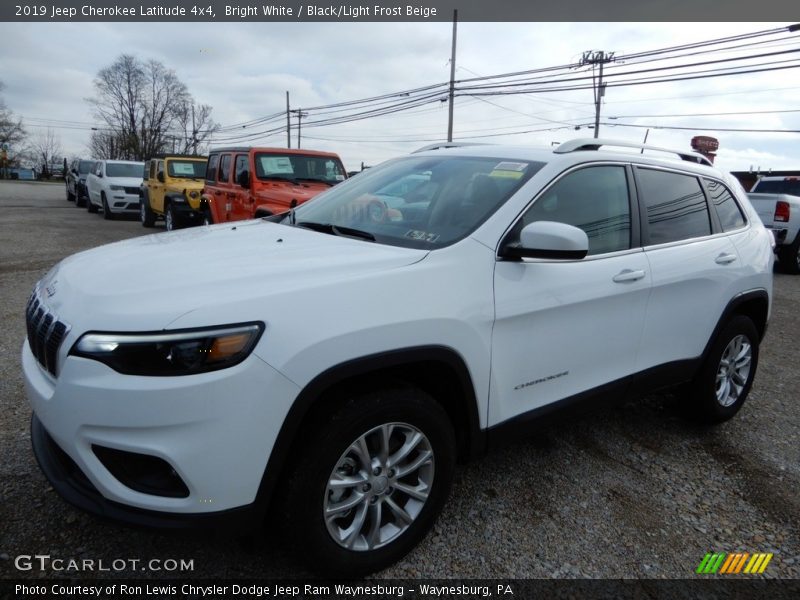 Bright White / Black/Light Frost Beige 2019 Jeep Cherokee Latitude 4x4