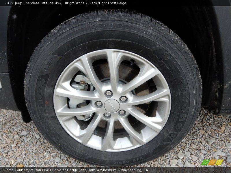 Bright White / Black/Light Frost Beige 2019 Jeep Cherokee Latitude 4x4