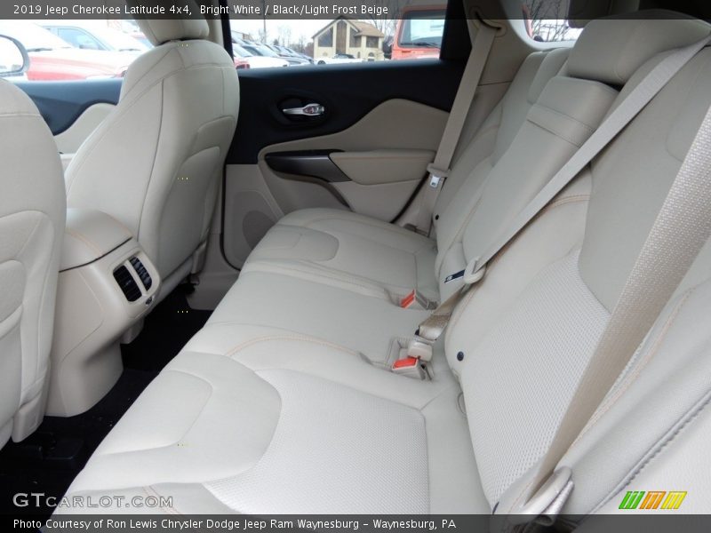 Bright White / Black/Light Frost Beige 2019 Jeep Cherokee Latitude 4x4