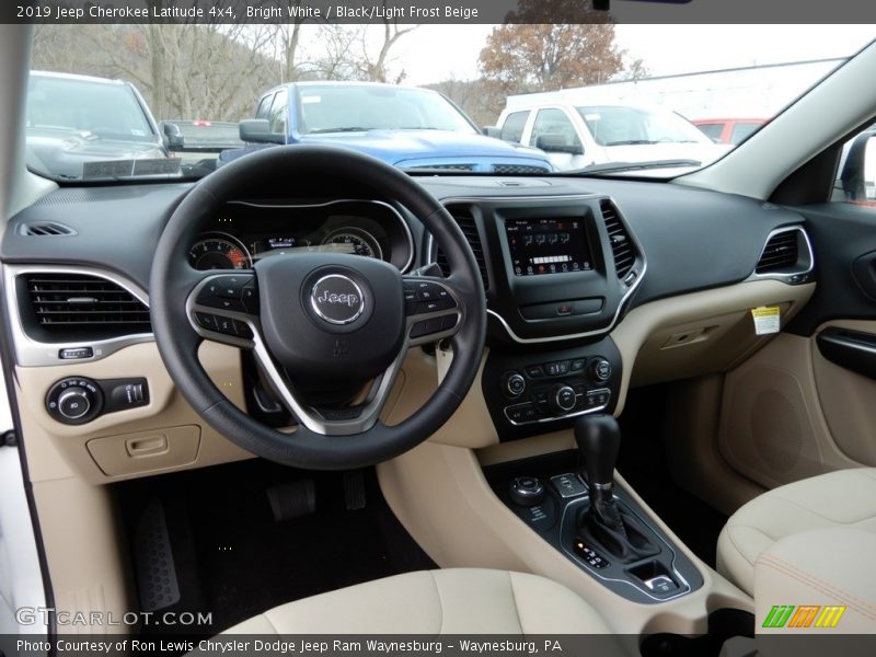 Bright White / Black/Light Frost Beige 2019 Jeep Cherokee Latitude 4x4