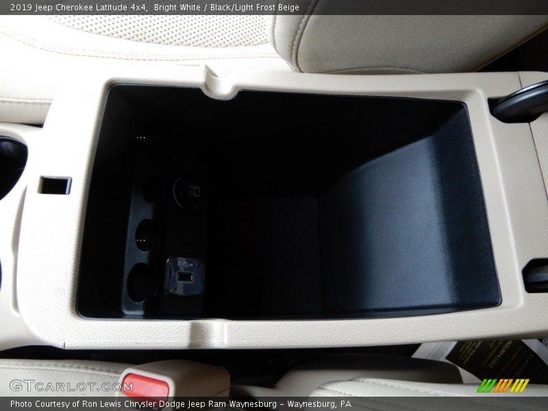 Bright White / Black/Light Frost Beige 2019 Jeep Cherokee Latitude 4x4