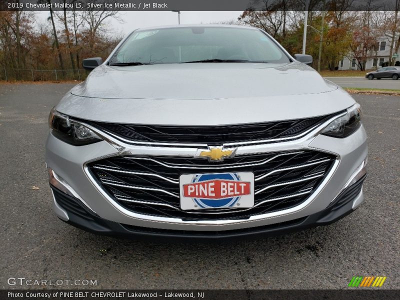 Silver Ice Metallic / Jet Black 2019 Chevrolet Malibu LS