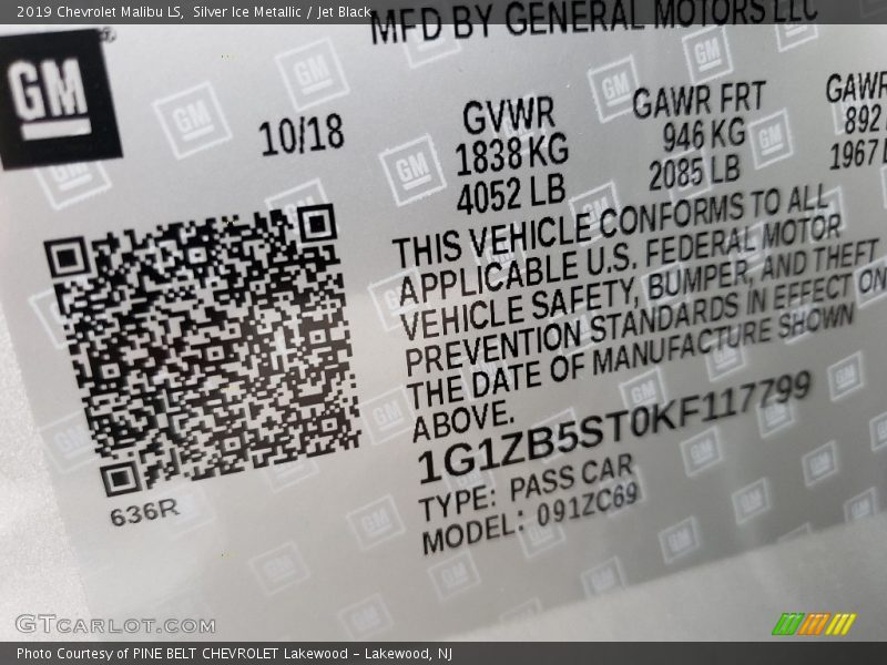 Silver Ice Metallic / Jet Black 2019 Chevrolet Malibu LS