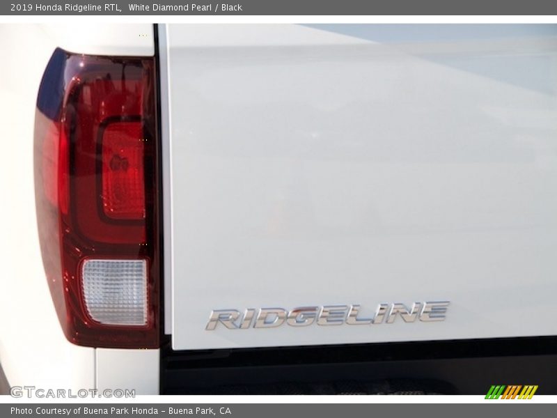 White Diamond Pearl / Black 2019 Honda Ridgeline RTL